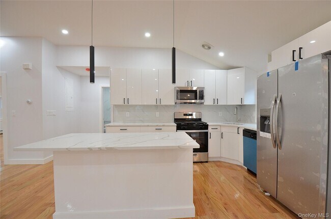 Foto del edificio - 219-42 112th Rd