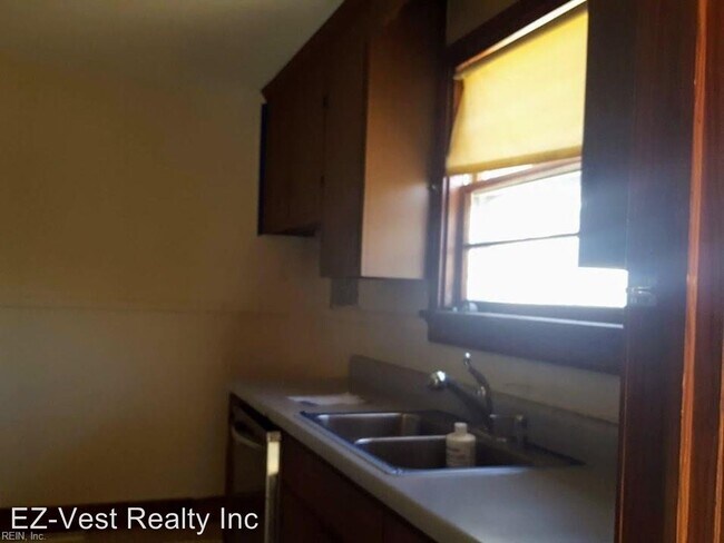Building Photo - 4 br, 1 bath House - 3607 Thompson Street