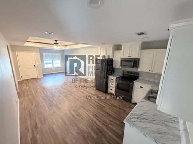 Building Photo - 13057 Raymond Rd