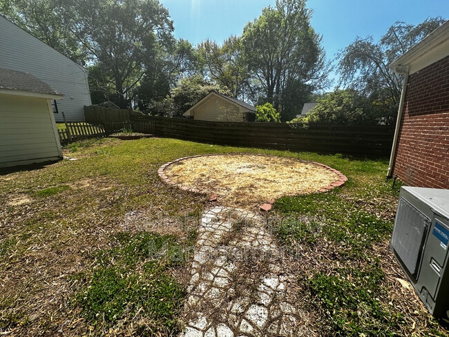 Building Photo - 201 Hardee St