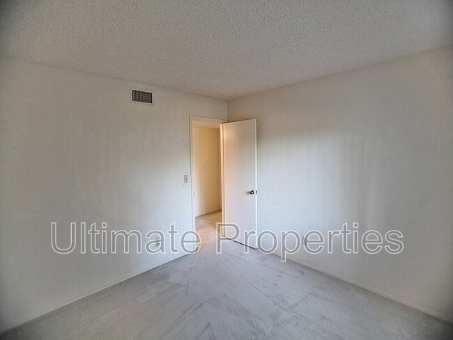 Foto del edificio - 10345 N 62nd Ave