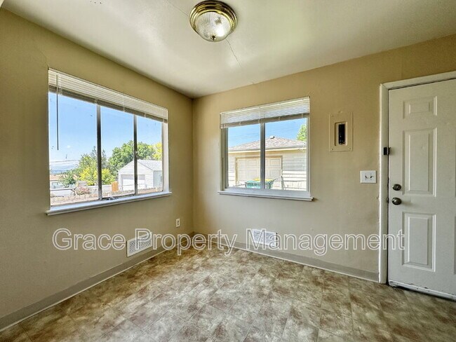 Foto del edificio - 8071 Knox Ct