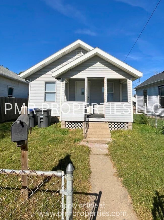 Building Photo - 1032 8th Ave