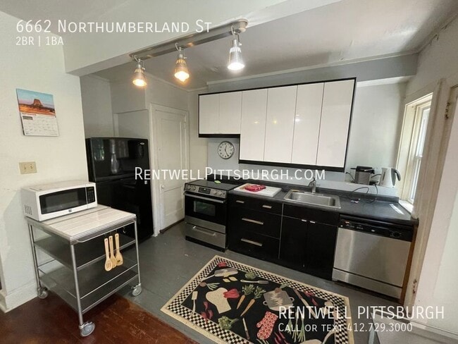 Building Photo - 2 Bedroom Townhome in Squirrel Hill