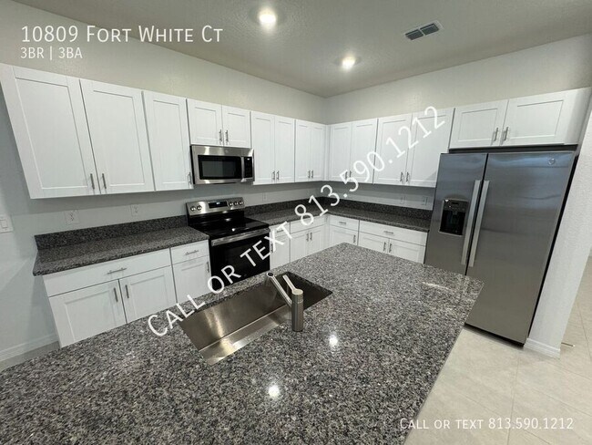 Foto del edificio - 10809 Ft White Ct