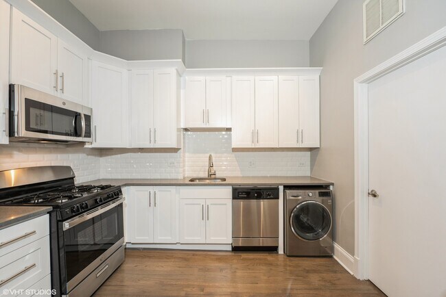 Foto del edificio - 805 N Wabash Ave