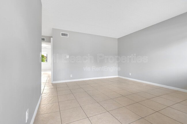 Building Photo - 400 Nottingham Cir