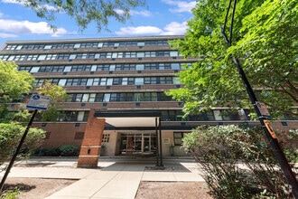 Building Photo - 2300 N Commonwealth Ave