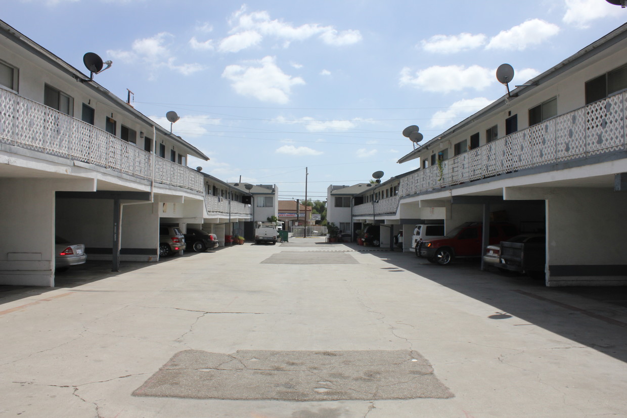 Foto del edificio - 7119 E Gage Ave