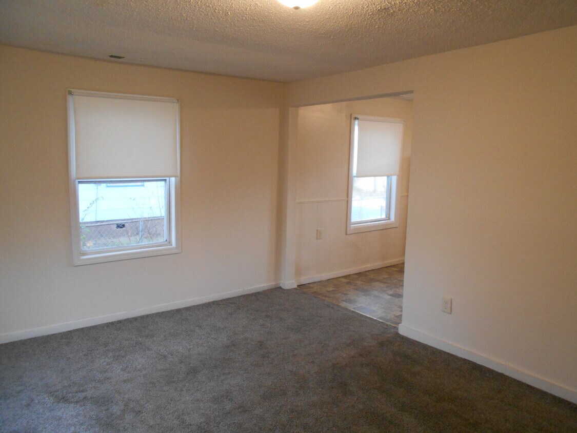 Primary Photo - 3893 E Roseberry St