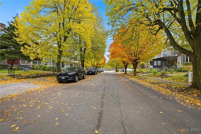 Foto del edificio - 830 Potomac Ave