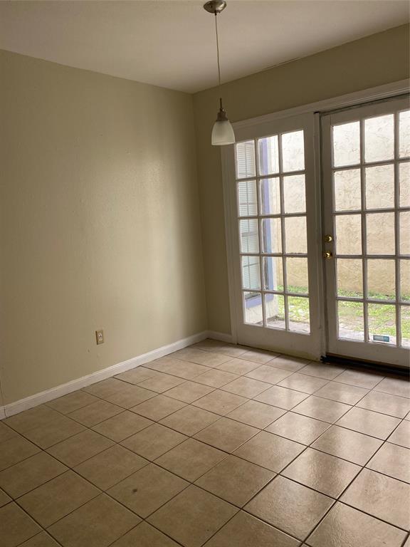 Building Photo - 7715 Rolling Ridge Dr