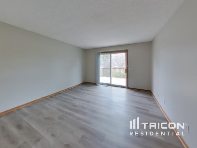 Foto del edificio - 4350 Thornhill Ln