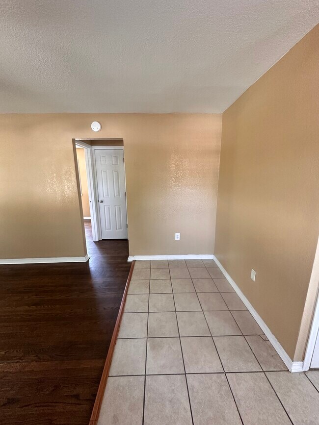 Sala de estar - 814 Julian St