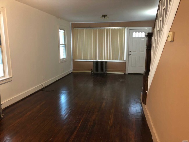 Foto del edificio - 150-28 116th Ave