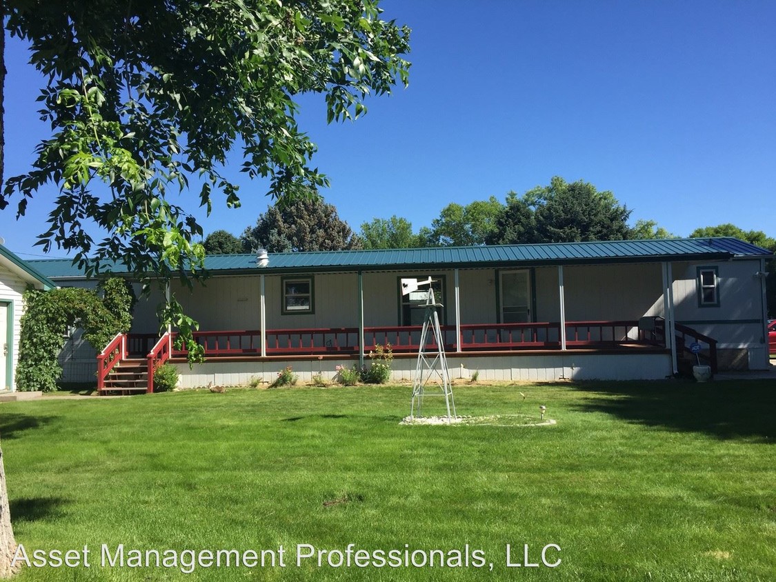 Primary Photo - 3 br, 2 bath House - 808 Radford Sq W