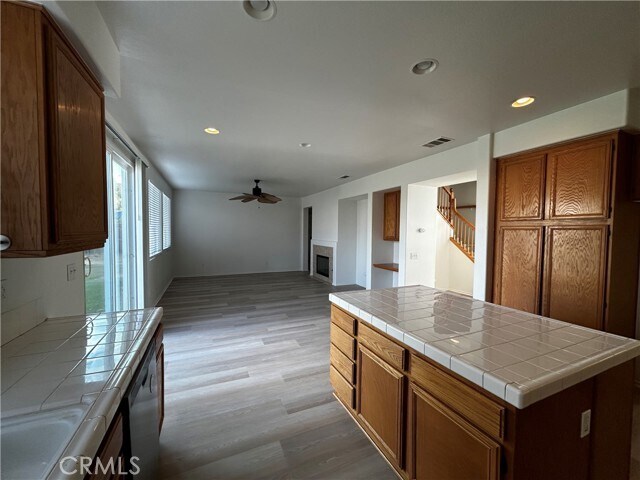 Foto del edificio - 4210 Cloudywing Rd