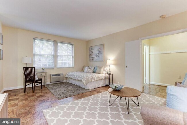 Foto del edificio - 3051 Idaho Ave NW