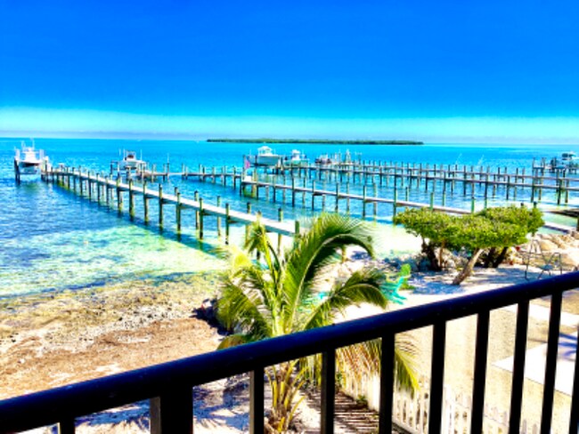 Building Photo - 232 Tarpon St