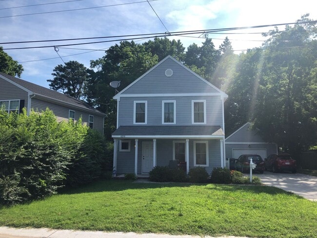 Building Photo - Great House in Oakdale Farms