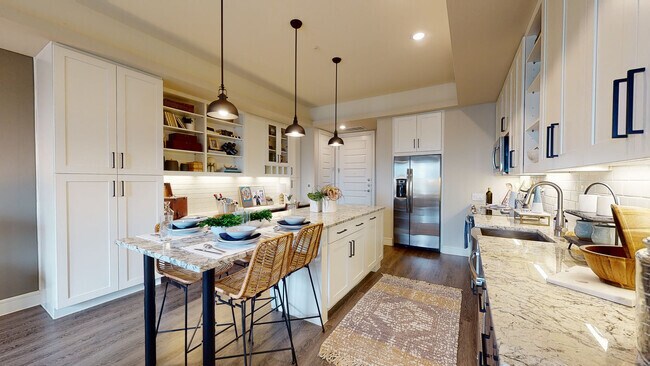 Foto del edificio - Serenity in the City: Tranquil Apartments ...