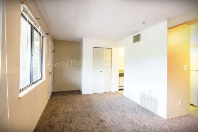 Building Photo - 1705 Heatheridge Rd