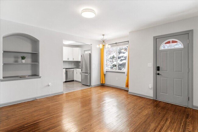 Foto del edificio - 1357 Genessee Ave