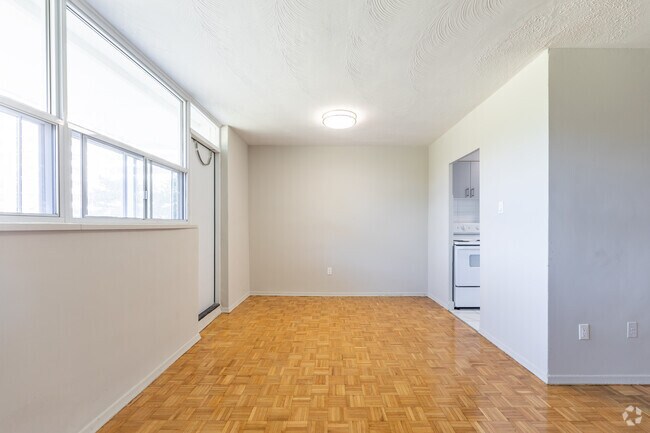 3 chambres, 2 salles de bain - 1098 pi2 - Salle à manger - 2250 Kennedy Rd