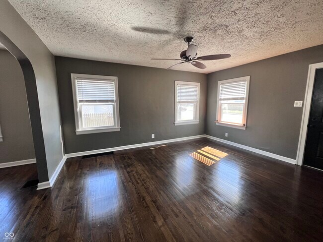 Building Photo - 1524 E 46th St