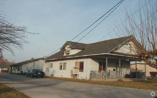 Building Photo - 701 Chestnut St