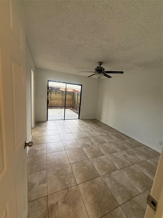 Building Photo - 7427 SW 13th St