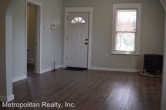 Foto del edificio - 2 br, 1 bath House - 8204 Beverly Blvd.