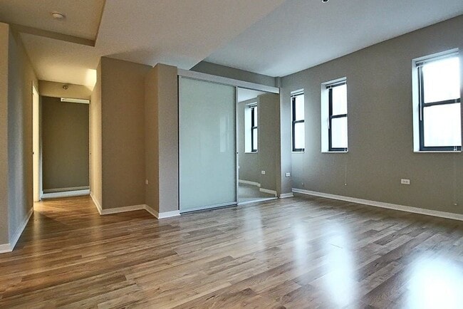 Building Photo - 186 W Randolph St