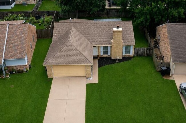 Foto del edificio - 22618 Powell House Ln