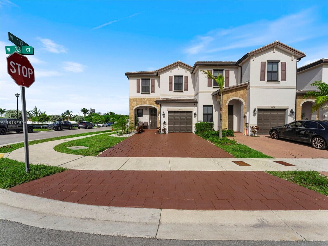 Foto principal - 11129 West 33rd Ct