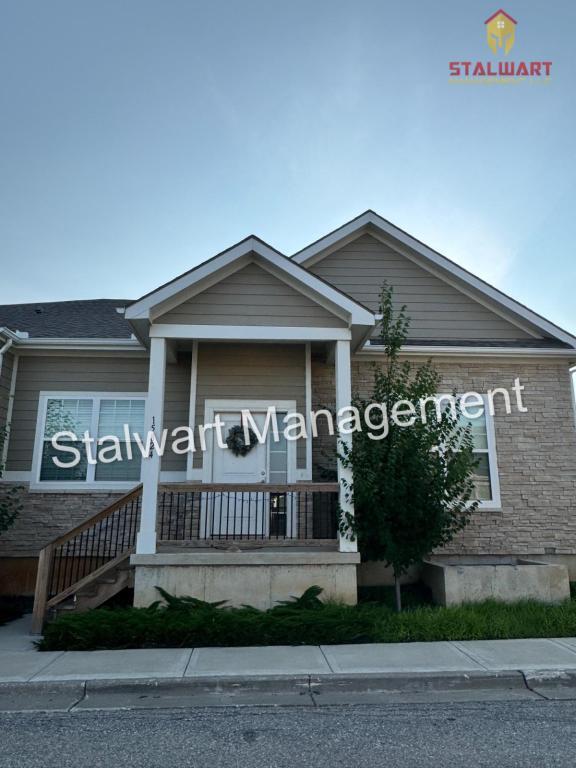 Foto principal - 15824 Riley St