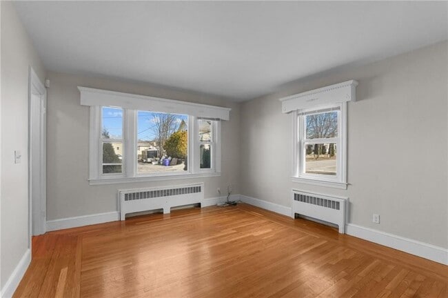 Foto del edificio - 196 Wardlaw Ave