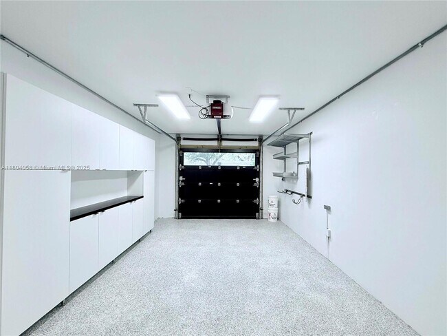 Foto del edificio - 455 Amalfi Ave