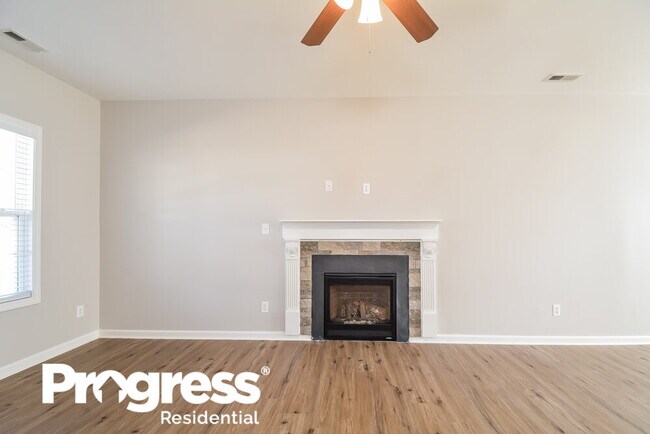 Building Photo - 419 Star Ruby Dr