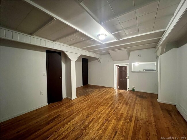 Building Photo - 41 Waterbury Rd