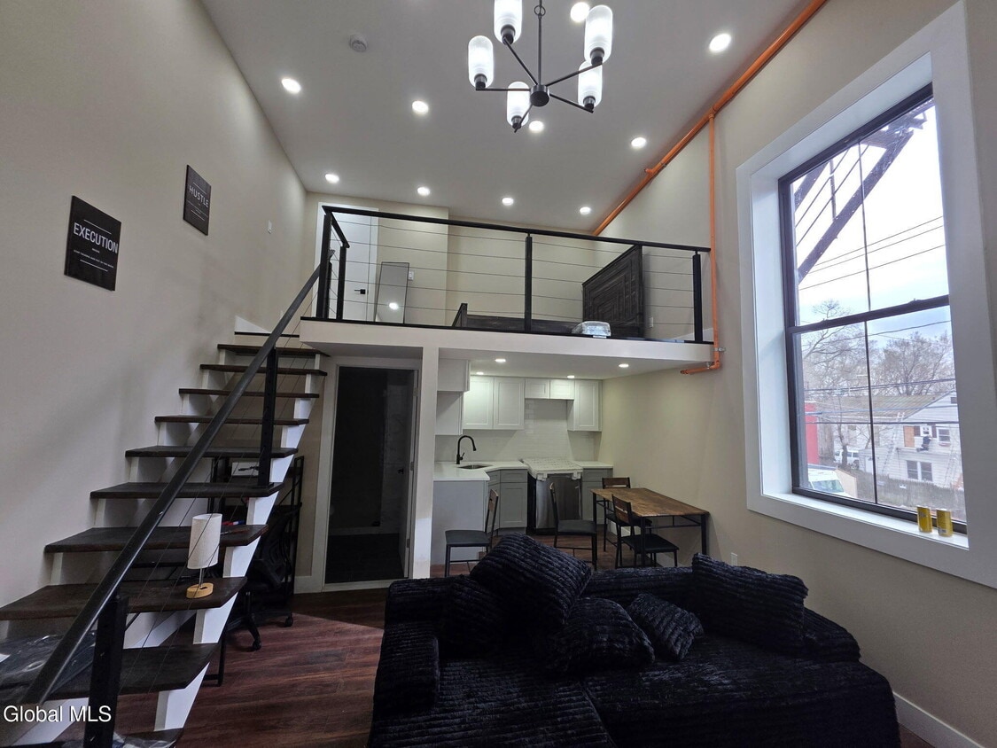 Building Photo - 43 Second Ave