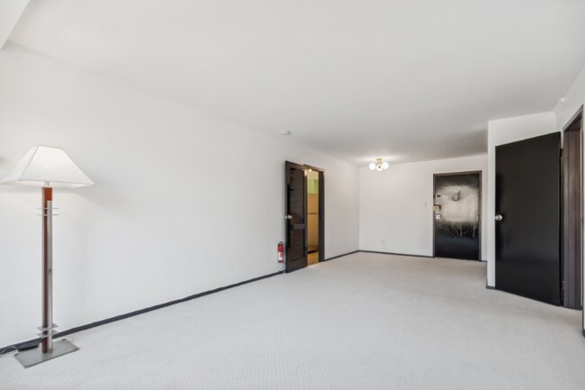 Foto del edificio - 2401 H St NW