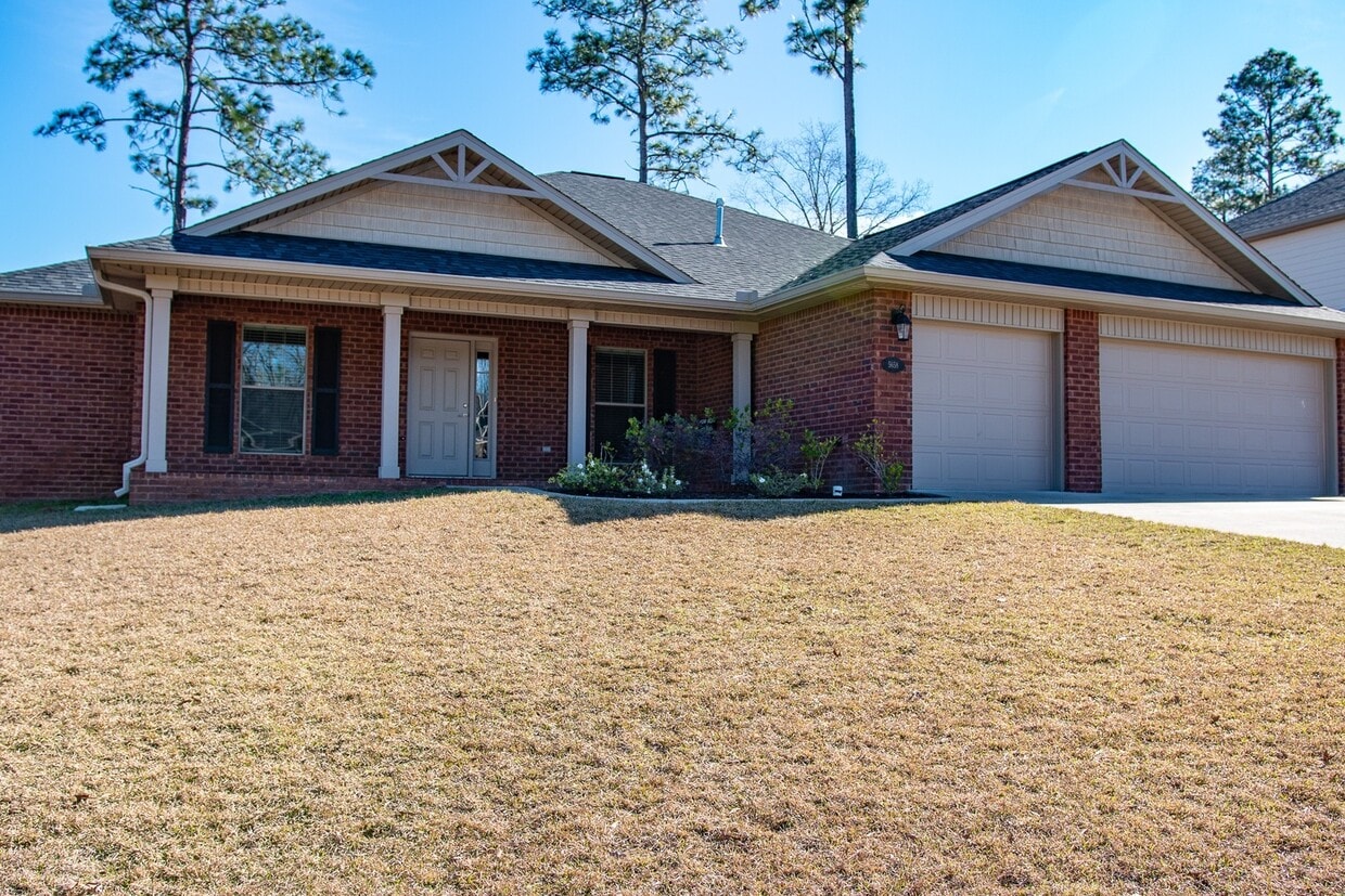 Brooke Estates in Crestview 4 bedroom 3 House Rental in