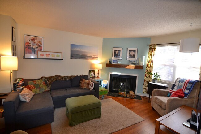 Foto del edificio - 2 Bedroom Duplex in Cary