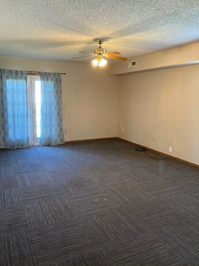Foto del edificio - 809 W Centennial Ave