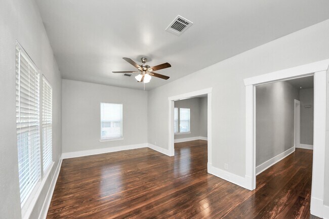 Foto del edificio - 3119 St Emanuel St