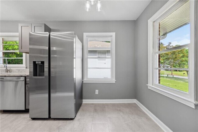 Foto del edificio - 4246 Timber Valley Ct