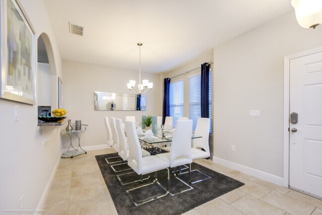 Building Photo - 4201 Oakview Dr
