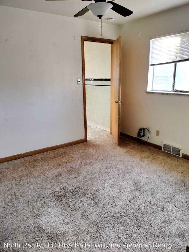 Building Photo - 3 br, 1 bath House - 2035 Kendall St.