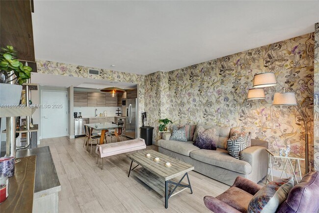 Foto del edificio - 121 NE 34th St